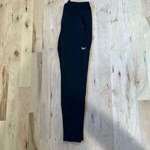 Size medium lightweight Reebok black joggers
